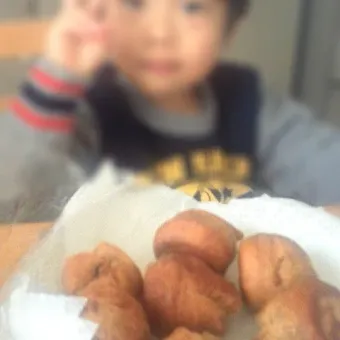 Snapdishの人気料理写真:①ホットケーキミックスでサーターアンダギー(2013年)、②強力粉のふわふわドーナツ(2014年)