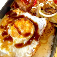 おっさん弁当　トマト　ニンニク　俺のチンピラ　ハンバーグ　焼きそば　目玉焼き|ひげおやじさん