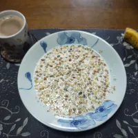 Calbeeフルグラ、チョコパン、ランチパック・ピーナッツ、ホットコーヒー、バナナ(朝ご飯)| enarinさん