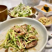 豚ハツと豆苗の炒めもの。他。|ぎんさん