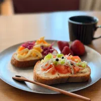 彩り鮮やかオープンサンド朝ごパン＊しらすトマト＆卵ラペ|kaeさん