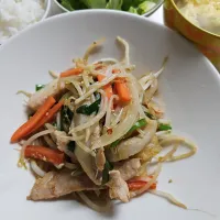 ☆夕飯☆豚トロ焼肉、卵スープ、サラダ、ごはん|ｼｮｺﾗさん
