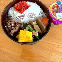 サガリ🍖煮物🥚ほうれん草とベーコンの炒め　🍇ゼリー|JKお弁当さん