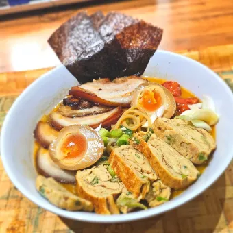 Snapdishの人気料理写真:🇯🇵Tonkotsu ramen with smoked sausage ,Chashu pork ,Tamagoyaki, egg🇯🇵