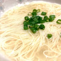 アサリ酒蒸しの出汁を割ってシンプルにいただく播州古（ひね）そうめん。2026.5.17。| FU-TEN 古原貴大さん