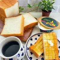 プレミアム角食パンとピザパン☺️💓