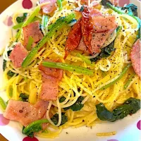 ベーコンとほうれん草のオイルスパゲティ