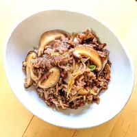 定番『牛肉の時雨煮』、お助け『冷凍讃岐うどん』、簡単アレンジ食材に市販のチルド餃子|mi_neneco♪さん