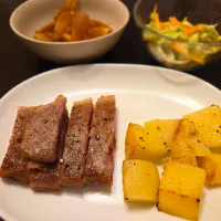 和牛ロースステーキと新玉ねぎ醤油漬けの軽快定食|もとしんさん