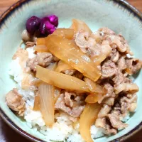 新たまねぎの牛丼|mootsさん