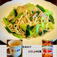 過日の麺好きランチ                                           『小松菜でペペロンチーノ』                                      (ｵﾆｵﾝｽｰﾌﾟ添えて)|mottoさん