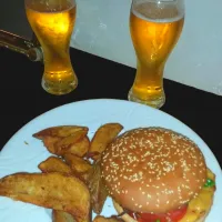 🇺🇸Cheeseburger ,fried potatoes and beer🇺🇸