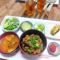 麻婆茄子丼の定食です✨😊| rikako♪。.:＊さん