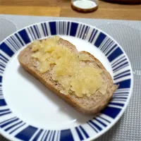 自家製パン×りんごバタージャム|morimi32さん