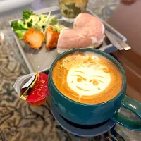 お昼にカフェラテ