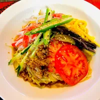 ✩.*˚たっぷり野菜の冷やし中華🥗| ゆきえもんさん