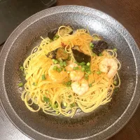今日の晩ご飯@「タパス＆タパス グランデュオ蒲田店」さん⑦  はやとの「エビと揚げナス、からすみのペペロンチーノ」