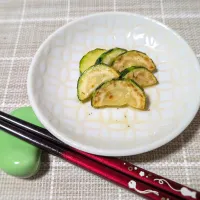 もっさんさんの料理 ズッキーニ　和風マリネ|どかどかさん